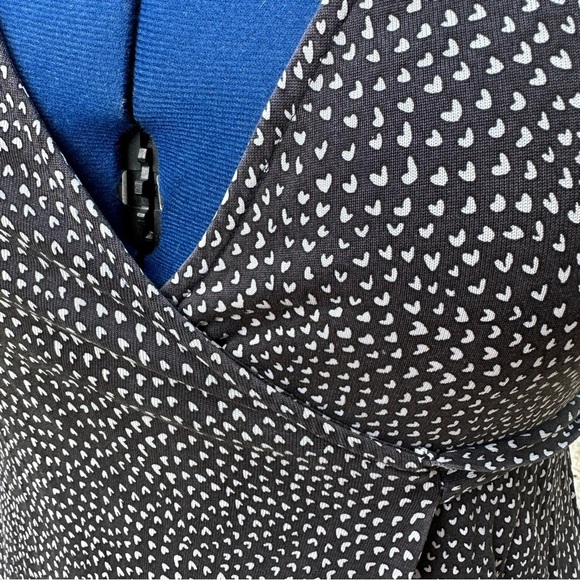 Diane von Furstenberg St. Jude Gray-Blue Heart Patterned Silk Wrap Dress Size 4 - Picture 4 of 16